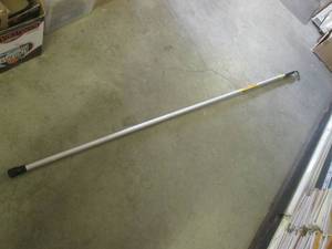 lot 185 image: (F-2) Mr Long Arm Telescoping Reacher with Hook Extends to 12 Feet