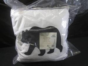 lot 198 image: (A-1) 2-Pack Decorative Pillow Set Bears 20 x 20