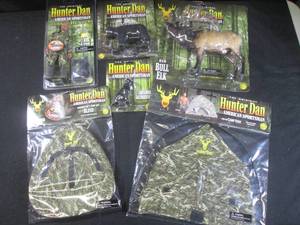 lot 213 image: (D-3) The Original Hunter Dan American Sportsman Action Figure and Animal Figures (Elk, Bear and Dog) with Camp Tent and Blind