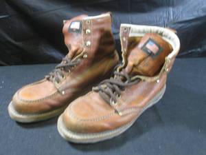 lot 216 image: (BS) Pair Leather Vibram Work Boots Size 11 12 D