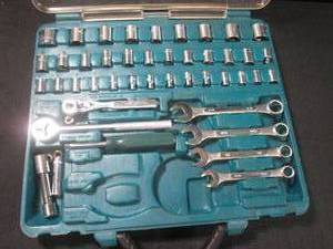 lot 253 image: (D-3) Portable Tool Kit...