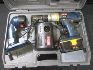 lot 267 image: (D-2) Ryobi 18V Cordless Drill and Flashlight with 1 Battery and Charger in Case - Untested