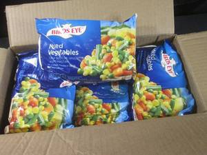 lot 308 image: (FRZ) Case of 12 Bags Frozen Mixed Vegetables 1 Pound Bags Past Date