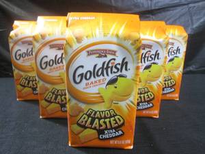 lot 383 image: (C-1) 6 Bags Goldfish Baked Snack Crackers 6.6oz Best by March 2024