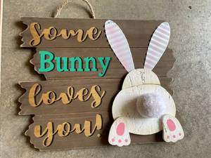 lot 81 image: Assorted Wooden Easter Decorative Items
