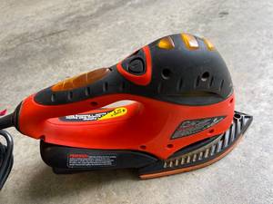 lot 86 image: Black and Decker Mega Mouse Sander  Polisher Model MS007G