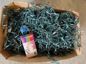 lot 88 image: Large Box of Clear Christmas Lights