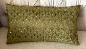 lot 67 image: Gorgeous Green Accent Pillows and Throw Blanket