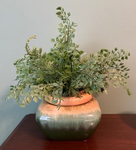 lot 70 image: Delightful Variety of Home Decor Items