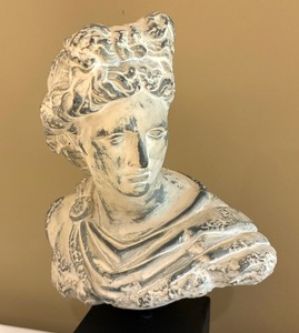 lot 100 image: Decorative Bust Sculpture