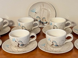 lot 93 image: Set of 12 Vintage Red Wing Bob White Teacups and Saucers