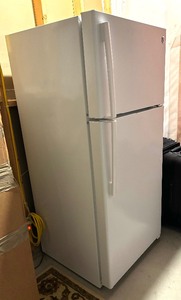 lot 116 image: General Electric Refrigerator Freezer