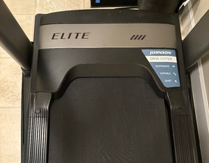 lot 118 image: Horizon Elite Treadmill