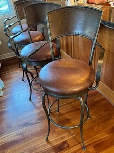 lot 27 image: Set of Four Barstools from Peters Billiards