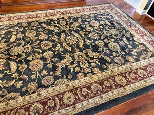 lot 11 image: Beautiful Large Area Rug