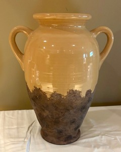 lot 147 image: Two Beautiful Vases