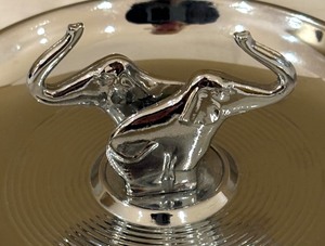 lot 32 image: Vintage Pincherette Elephant Figurine Ashtray