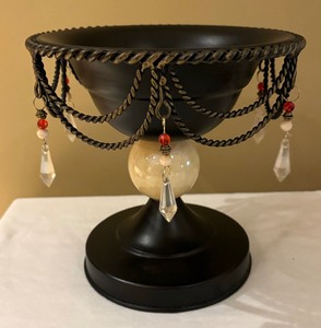 lot 168 image: Elegant and Stylish Decorative Items