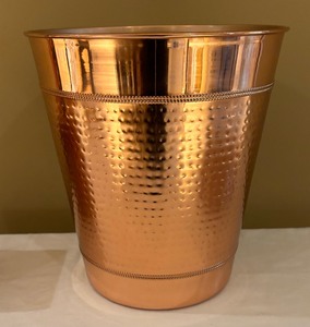 lot 172 image: Copper Style Waste Basket, Tissue Holder and Tray