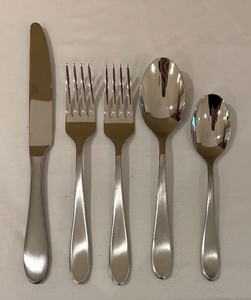 lot 33 image: Mikasa Prescott Satin Flatware Service for 4