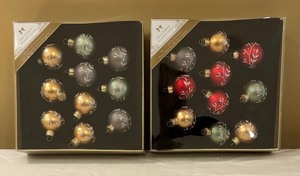 lot 185 image: Deck The Halls