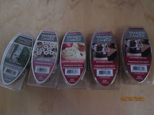 5 yankee candle melts...