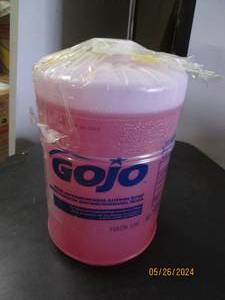 1 gallon og gojo pink lotion soap...