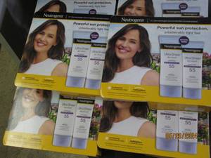 62 packs of neutrogena ultra sheer dry touch spf 55 sunscre