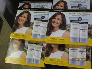 62 packs of neutrogena ultra sheer dry touch spf 55 sunscreen