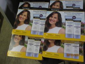 62 packs of neutrogena ultra sheer dry touch spf 55 sunscreen
