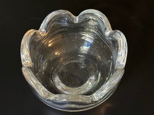 lot 47 image: Vintage Orrefors Crystal Petal Bowl