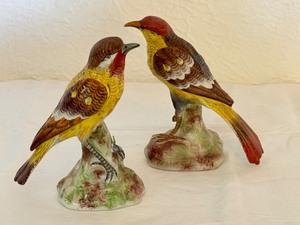 lot 21 image: Pair of Vintage Decorative Porcelain Bird Figurines