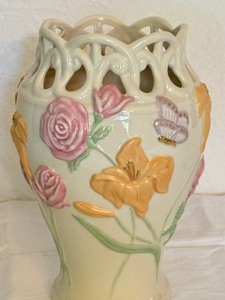 lot 49 image: Lenox Rose Lilly Butterfly Lace Vase