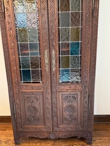 lot 5 image: Antique Carved Wooden Cabinet with Stained Glass Doors