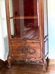 lot 8 image: Antique 19th Century French Carved Vitrine  Display Cabinet