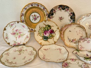 lot 42 image: Assorted Vintage Limoges Plates