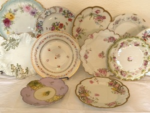 lot 41 image: Variety of Vintage Plates including Vintage Bavaria and Limoges