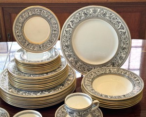 lot 65 image: Florentine Black (Black Dragons) Dinnerware Set