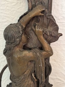 lot 22 image: Vintage Metal Art Nouveau Picture Frame