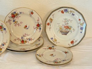 lot 60 image: Vintage Theodore Haviland Limoges Jewel Plates