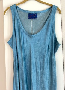 lot 89 image: Stunning New James Reilly Dress