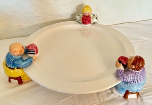 lot 169 image: Vintage Decorative Lotus Cake Plate