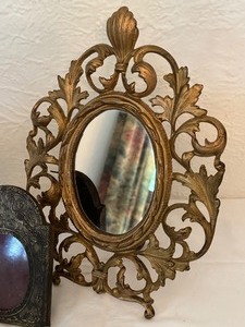 lot 165 image: Assorted Vintage Frames