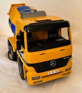 lot 152 image: Bruder Toy Cement Truck