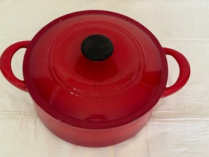 lot 101 image: Tramontina 5.5 Quart Dutch Oven