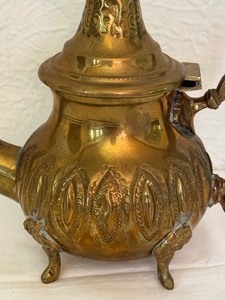 lot 102 image: Vintage Middle Eastern Brass Teapot