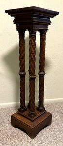 lot 189 image: Vintage Wooden Pedestal