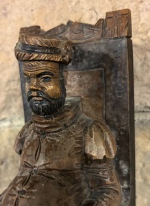 lot 199 image: Vintage Hand Carved Wooden Bookend