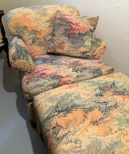lot 205 image: Charming Swaim Vintage Upholstered Chair with Ottoman