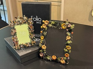 lot 234 image: Two Decorative Folio Home Austrian Crystal Picture Frames